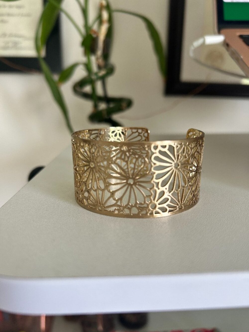 Gold Flower Detailed Bracelet